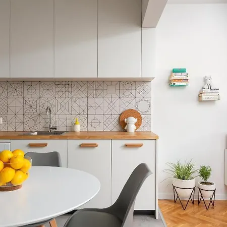 Апартамент Modern 2bd Flat In Heart Of With Workspace & Ac By Flat Mаnager София