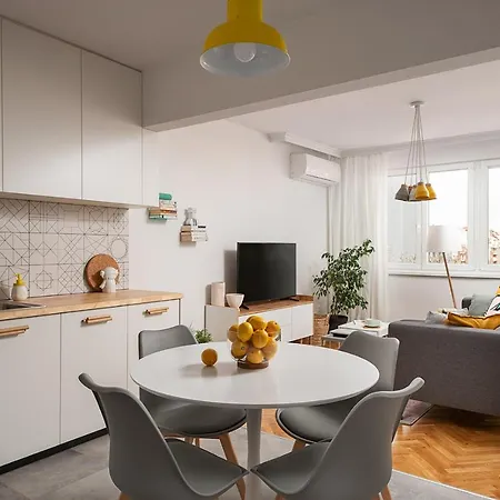 Modern 2bd Flat In Heart Of With Workspace & Ac By Flat Mаnager * София